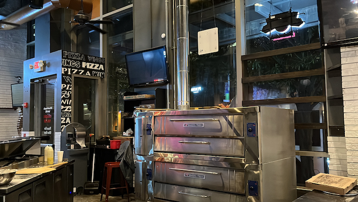 Corner Pizza oven