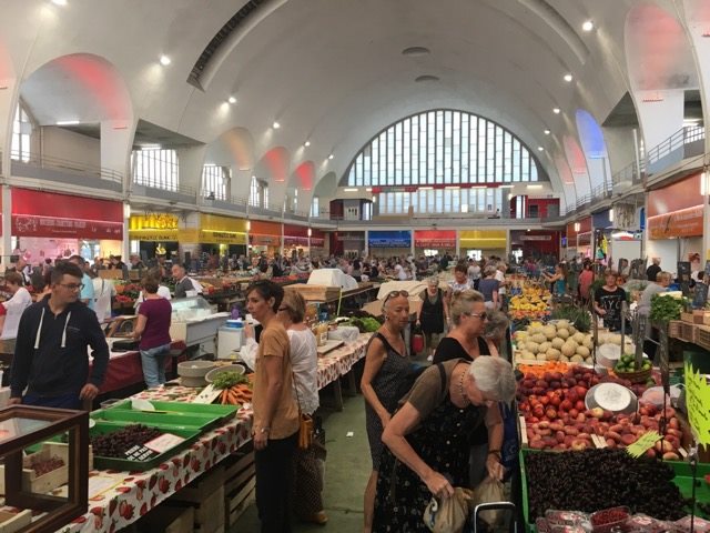 Lyon3 market 2