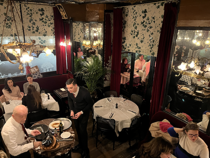 Paris lescargot dining room