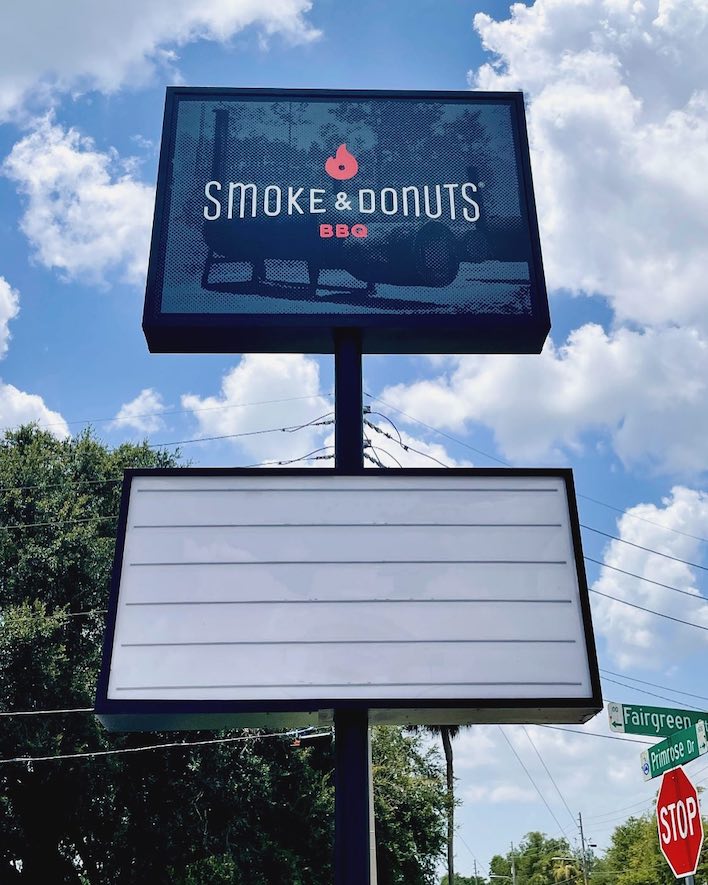 SmokeDonuts sign